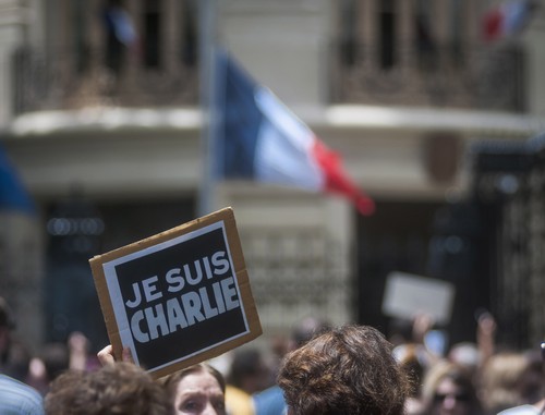 1 an après les attentats de Charlie Hebdo: semaine de commémorations - ảnh 1